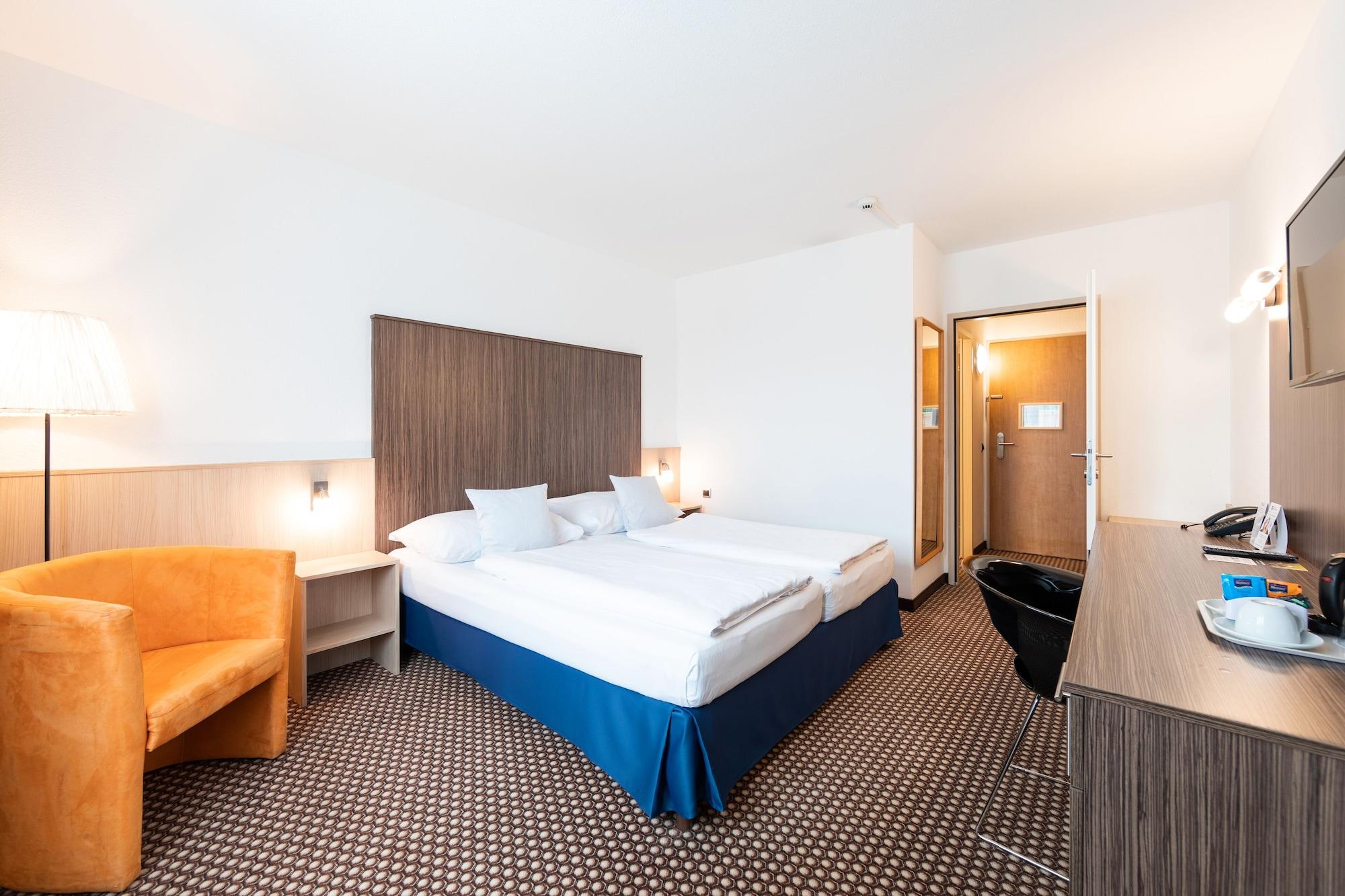 Best Western Smart Hotel Voesendorf Bagian luar foto