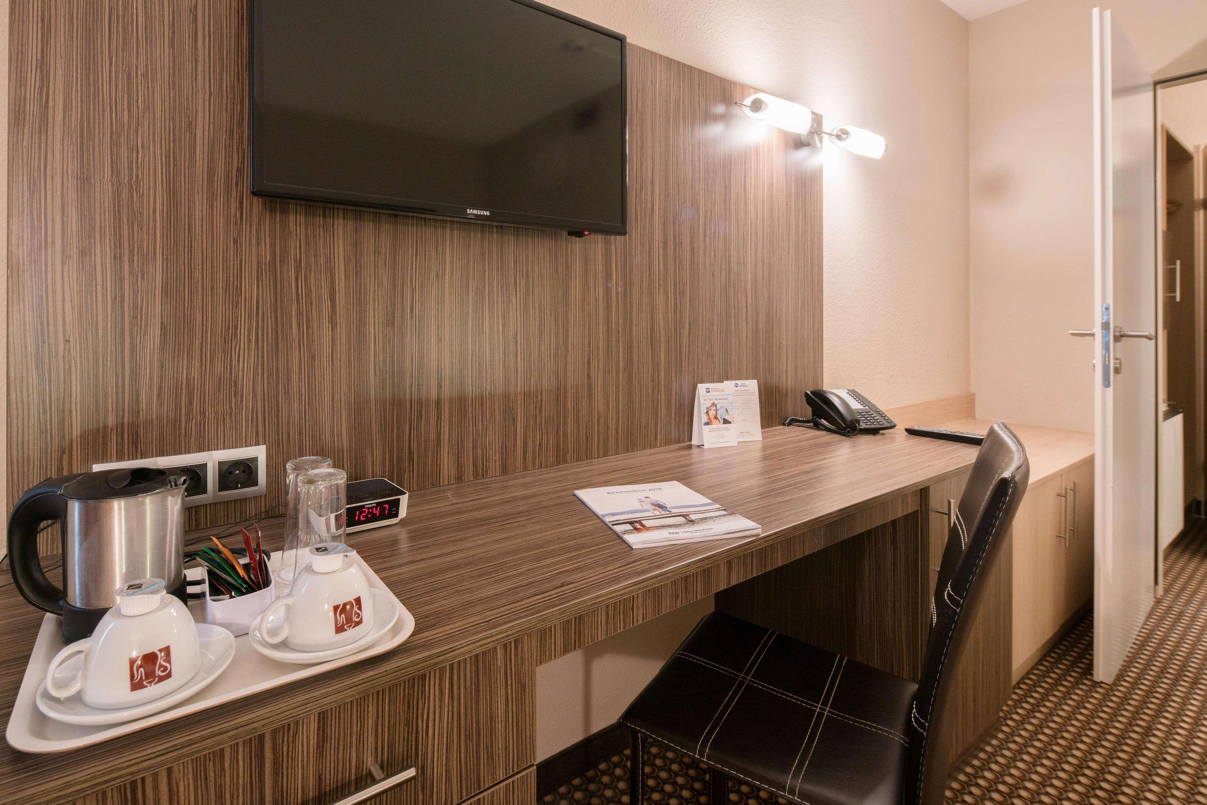 Best Western Smart Hotel Voesendorf Bagian luar foto