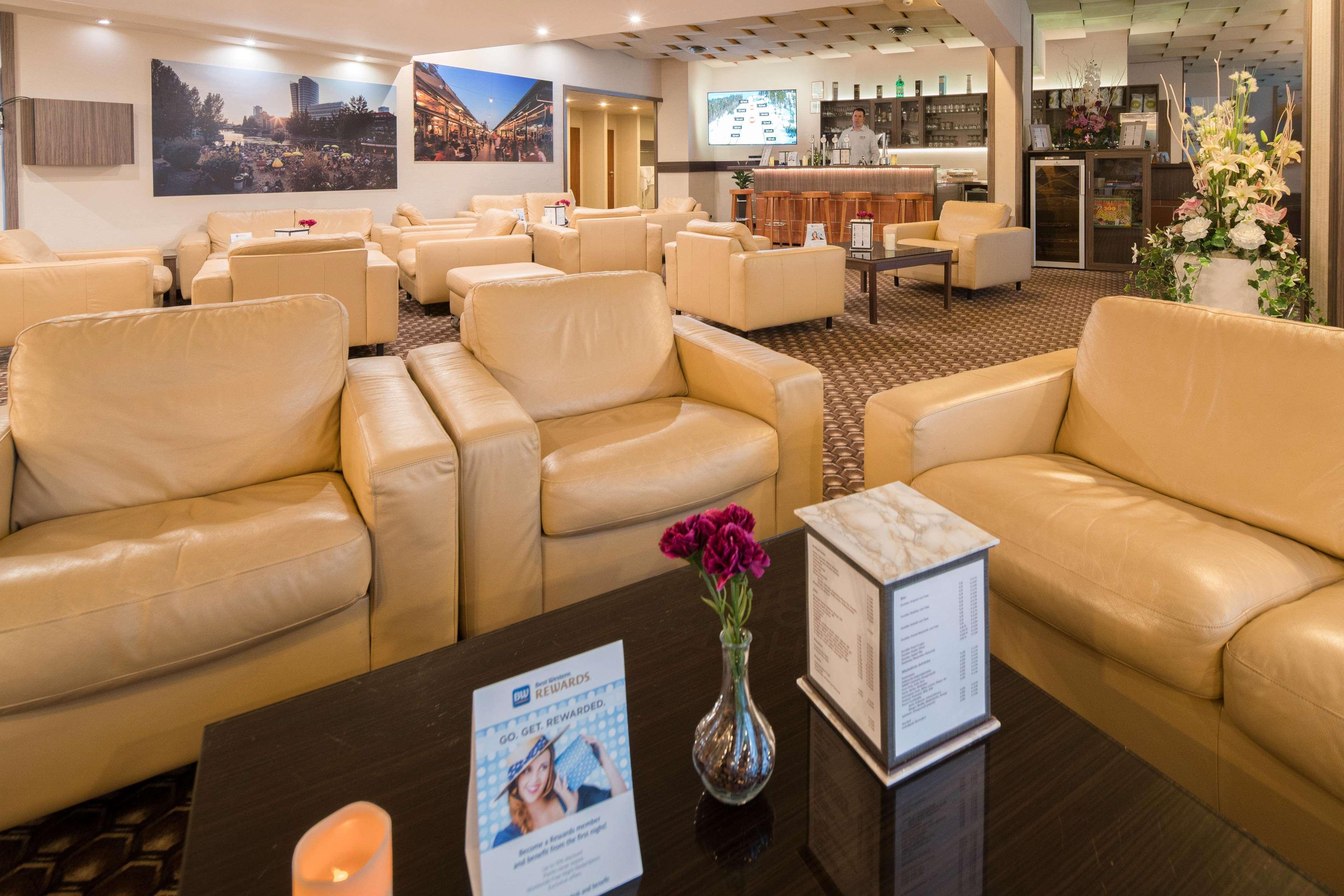 Best Western Smart Hotel Voesendorf Bagian luar foto