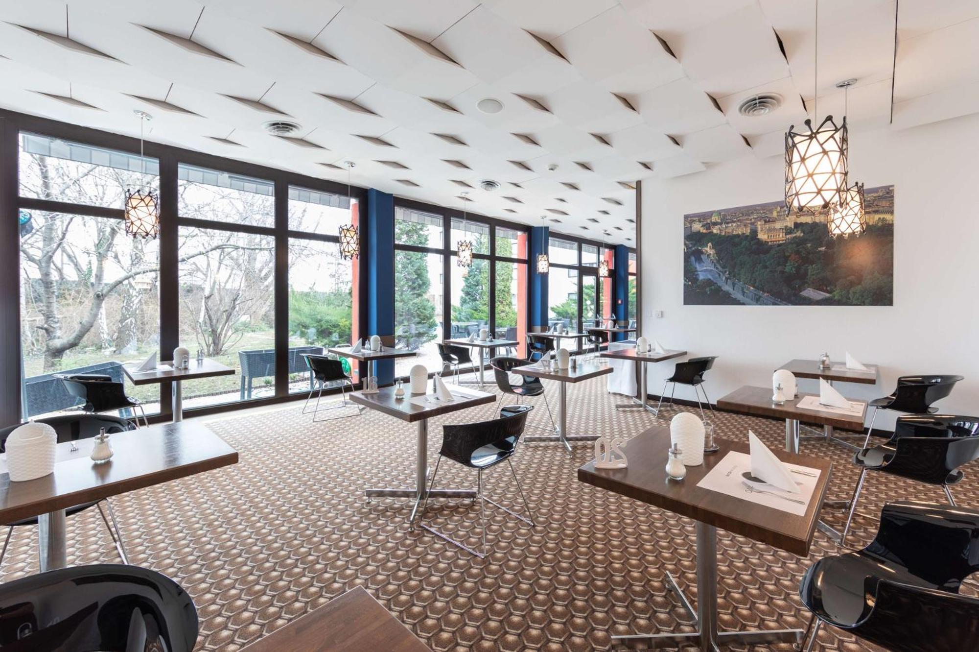 Best Western Smart Hotel Voesendorf Bagian luar foto