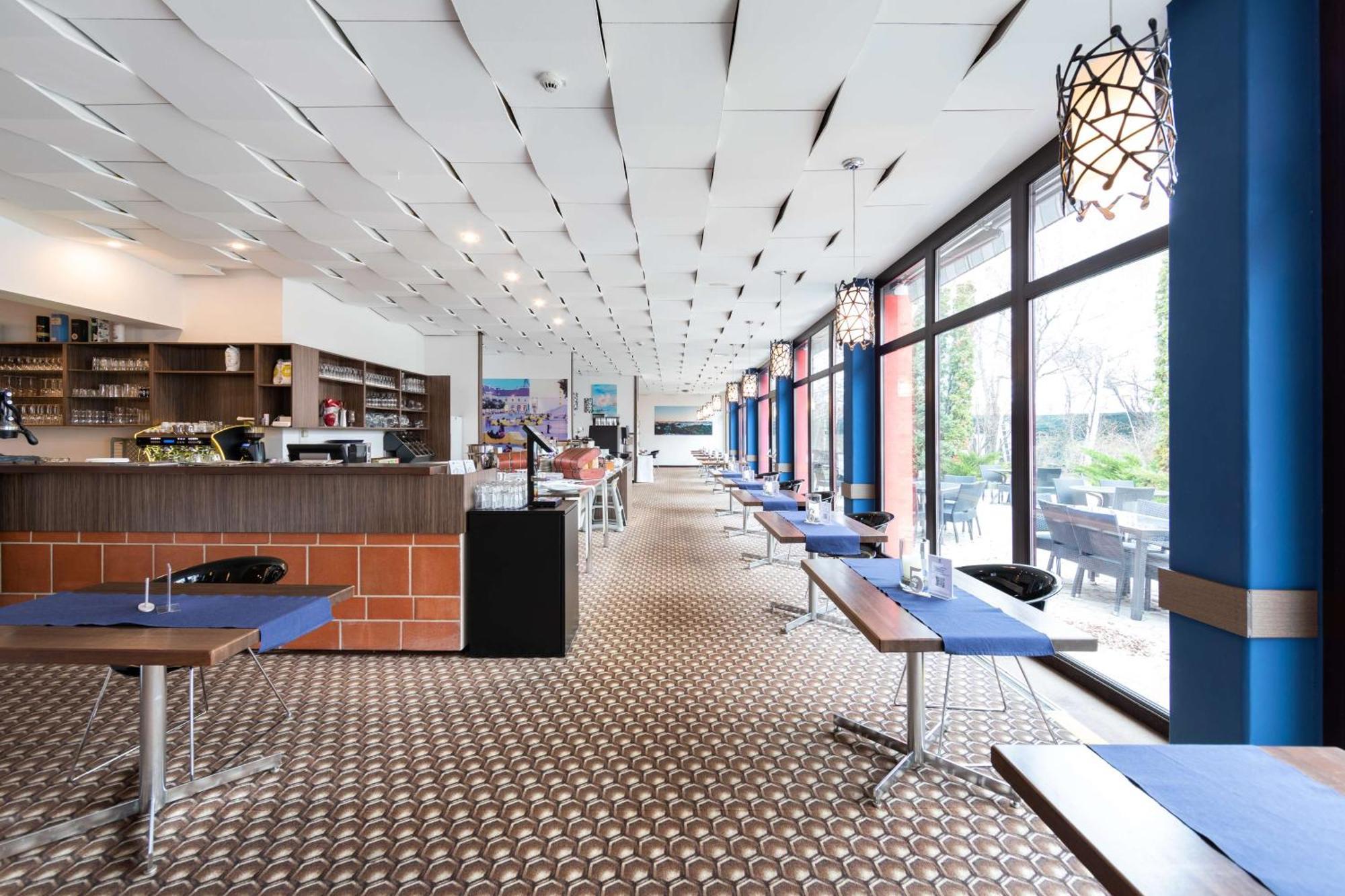 Best Western Smart Hotel Voesendorf Bagian luar foto