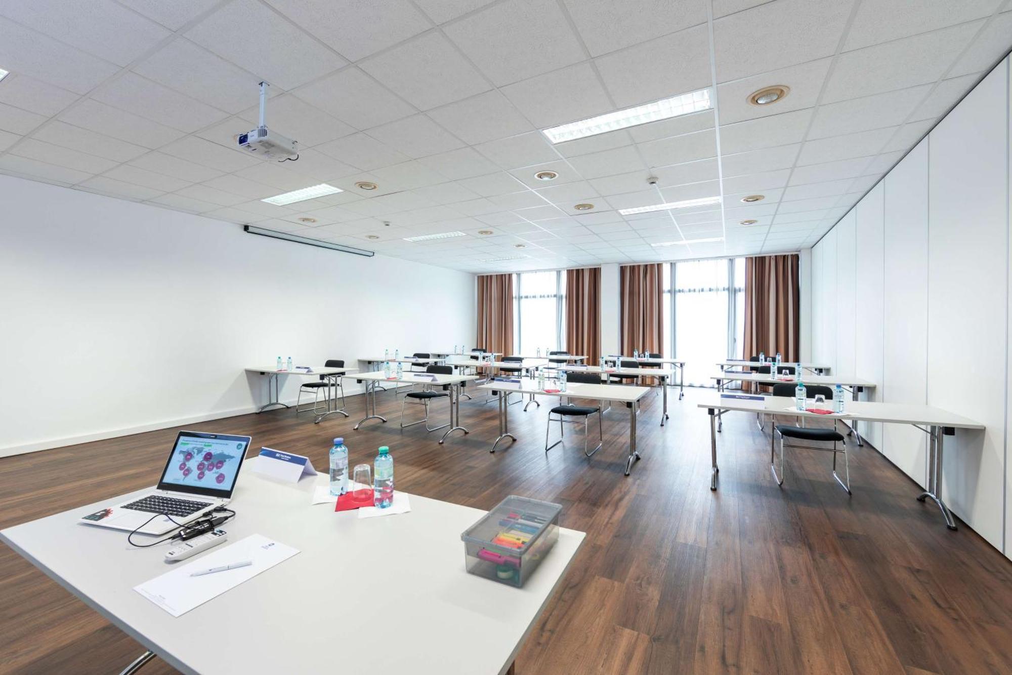 Best Western Smart Hotel Voesendorf Bagian luar foto