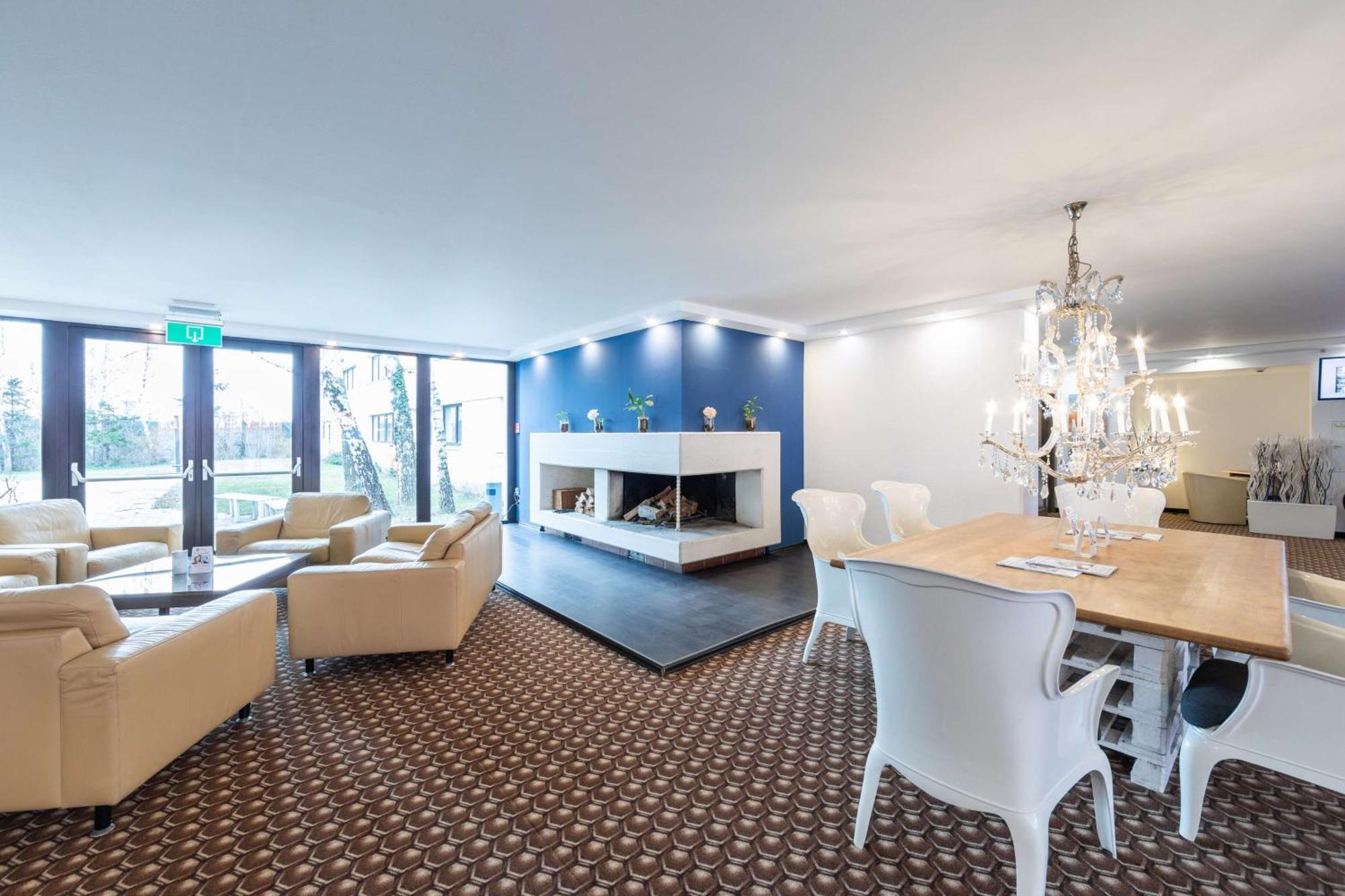 Best Western Smart Hotel Voesendorf Bagian luar foto
