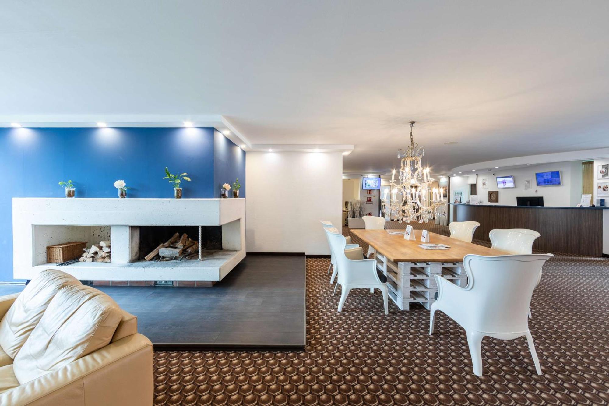 Best Western Smart Hotel Voesendorf Bagian luar foto