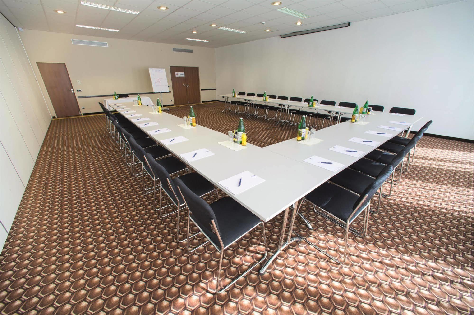 Best Western Smart Hotel Voesendorf Bagian luar foto